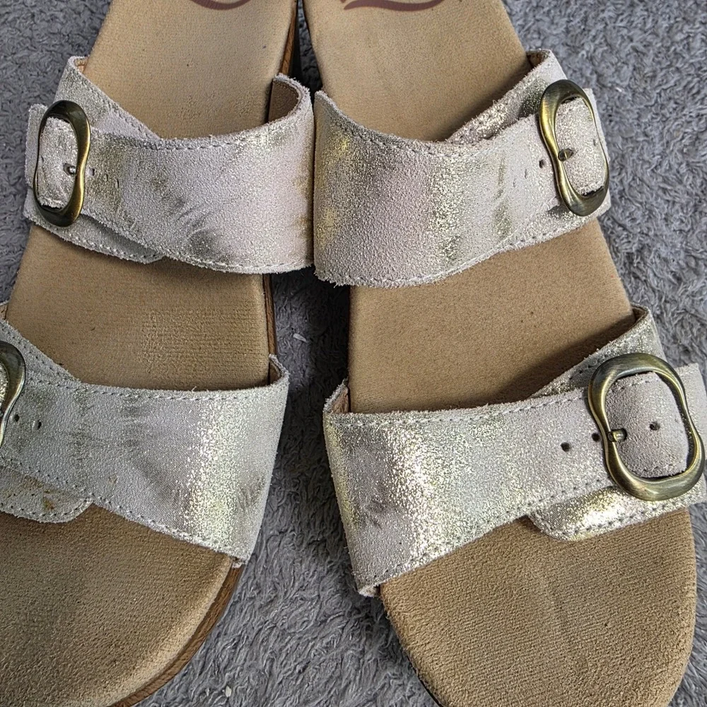 Dansko Platform Sandals Gold Metallic Leather Buckle Wedge Womens 39‎ Excellent